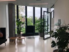 Spacious and discreet waiting area, designed for patients and their families.
